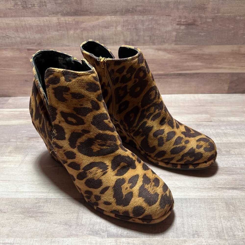 Leopard Print Wedge Ankle Boots 9M Fabric Upper Zip Closure RAMPAGE